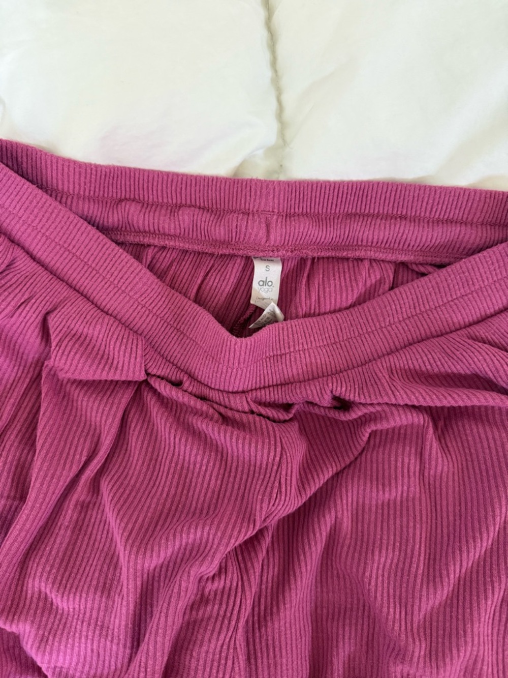 Alo Ribbed Joggers in Raspberry Sorbet - Picture 4 of 6